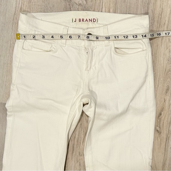J Brand Petite Heartbreaker White Denim Low Rise Cotton Boot Cut Jeans Size 26” - Picture 2 of 9